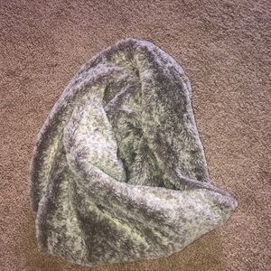 american eagle pho fur scarf